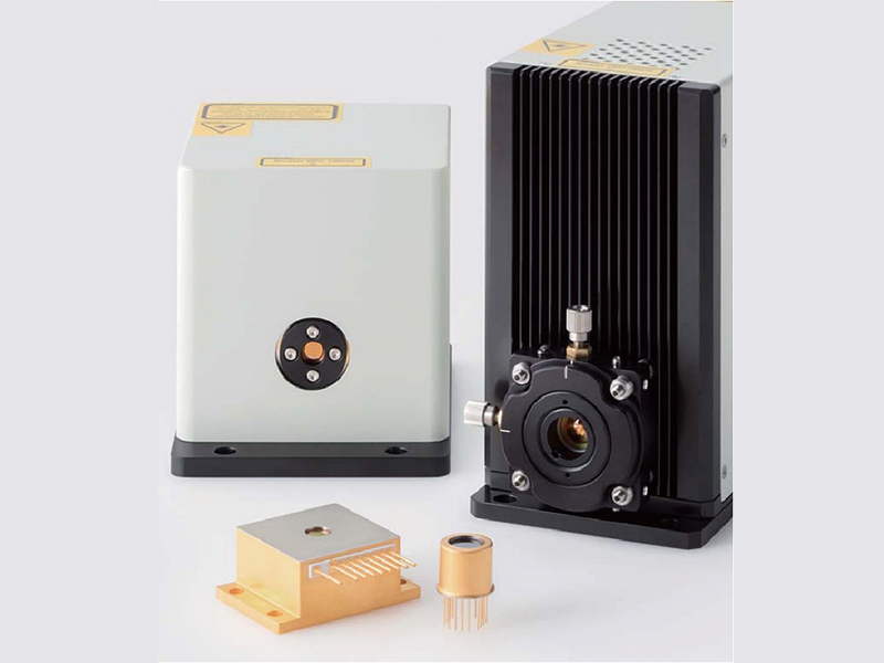 中红外量子级联激光器